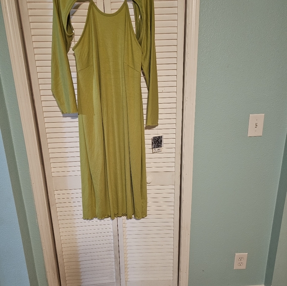 Cut out dress size 1X in Lime Green - Picture 2 of 4